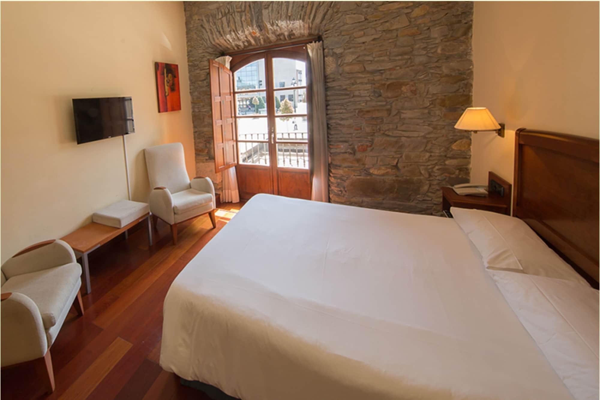 Hotel Aroi Bierzo Plaza ポンフェラダ エクステリア 写真