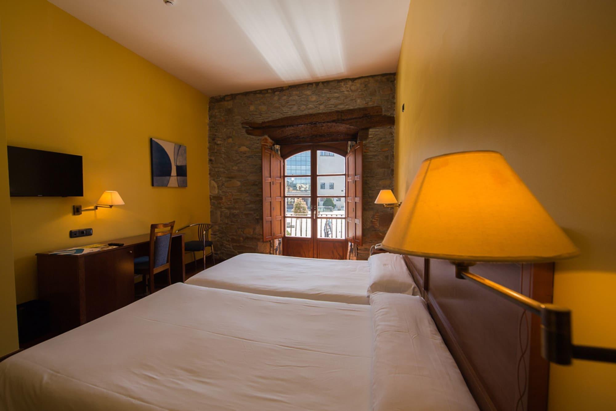 Hotel Aroi Bierzo Plaza ポンフェラダ エクステリア 写真