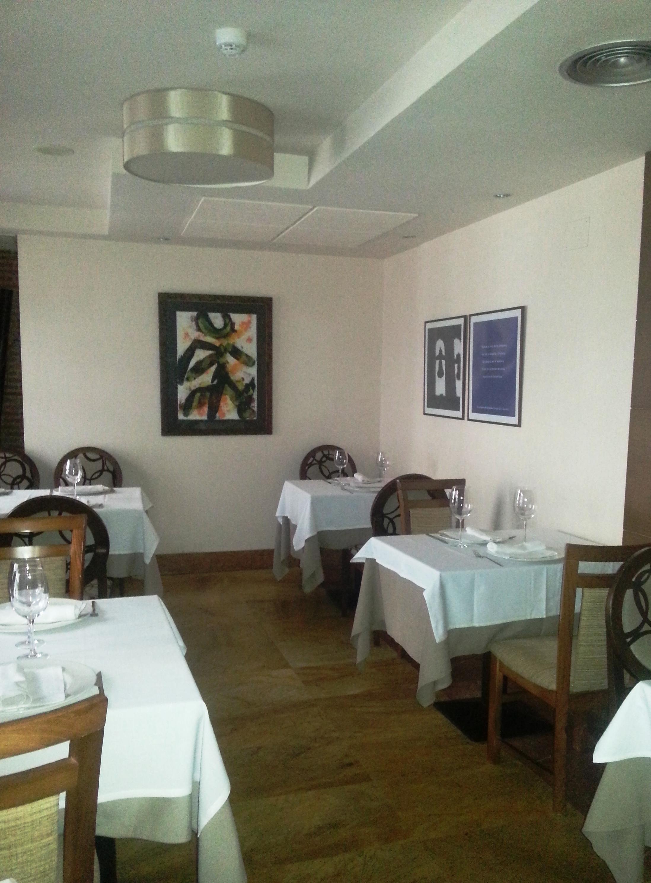 Hotel Aroi Bierzo Plaza ポンフェラダ エクステリア 写真