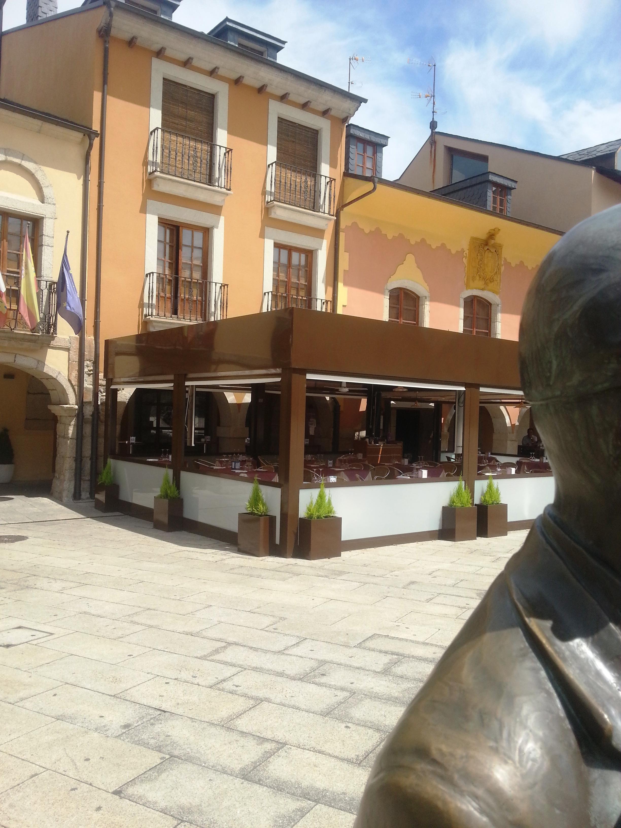 Hotel Aroi Bierzo Plaza ポンフェラダ エクステリア 写真