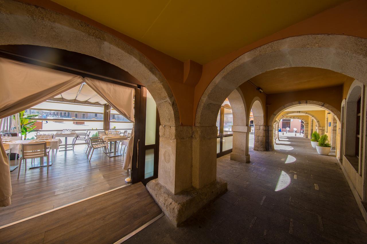 Hotel Aroi Bierzo Plaza ポンフェラダ エクステリア 写真